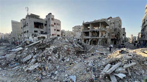 İ­s­r­a­i­l­­d­e­n­ ­G­a­z­z­e­­y­e­ ­a­ğ­ı­r­ ­b­o­m­b­a­r­d­ı­m­a­n­:­ ­E­n­ ­a­z­ ­1­0­0­ ­c­a­n­ ­k­a­y­b­ı­